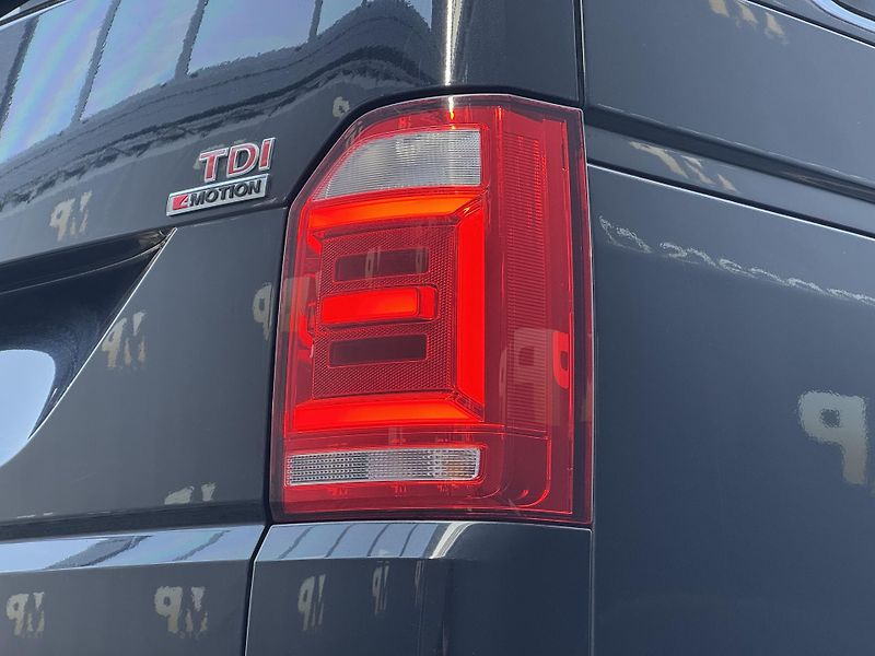 Volkswagen Multivan (2017) T6 Long 2.0TDi 4M Highline RZV - fotka 43 z 50