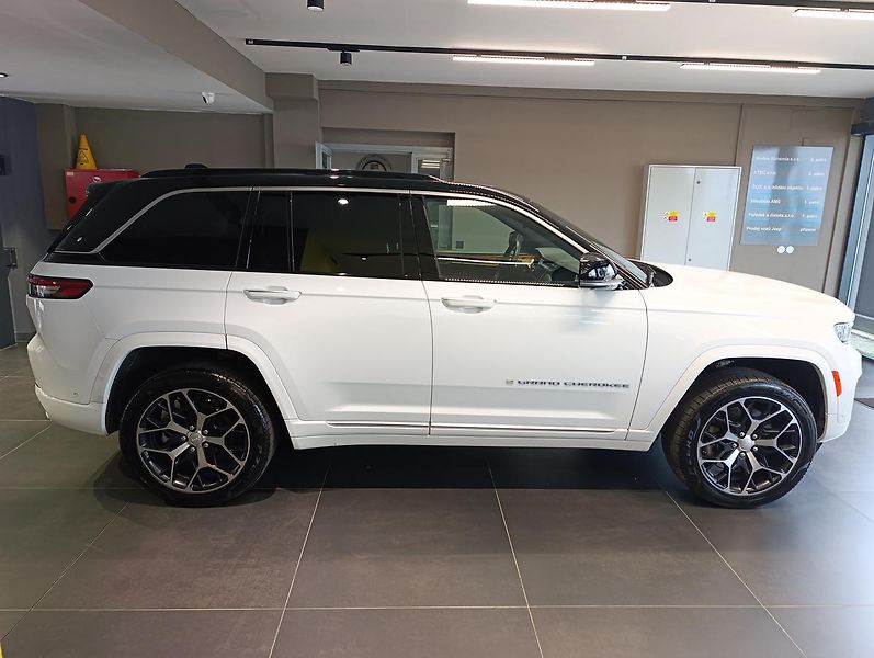 Jeep Grand Cherokee (2024) 4xe SUMMIT RESERVE PHEV - fotka 5 z 27