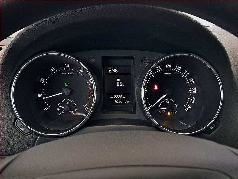 Škoda Yeti (2012) 1.4 TSI, Serv.kniha - fotka 11 z 15