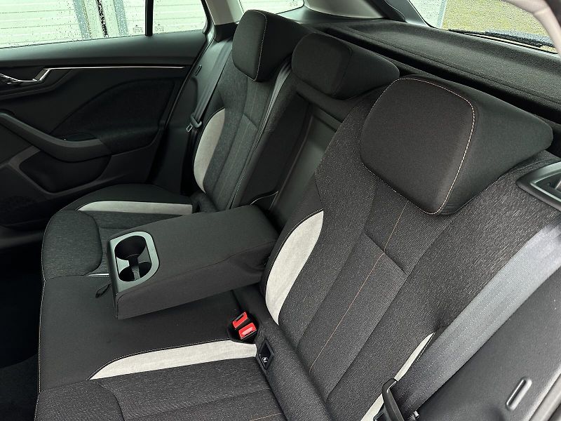 Škoda Scala 1.0TSi 116PS LED V.Cockpit Cli - fotka 33 z 39