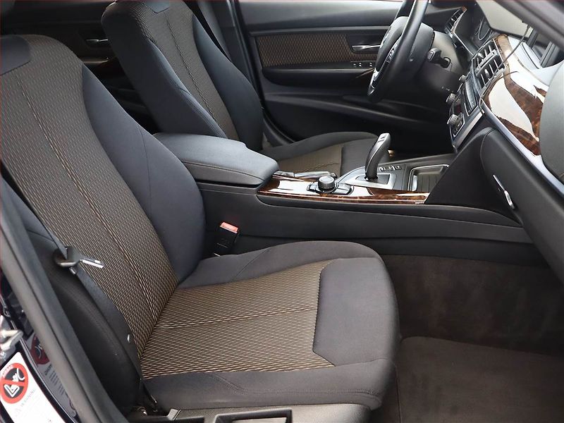 BMW Řada 3 (2014) Luxury Line 320 d xDrive, 4X4 - fotka 7 z 16