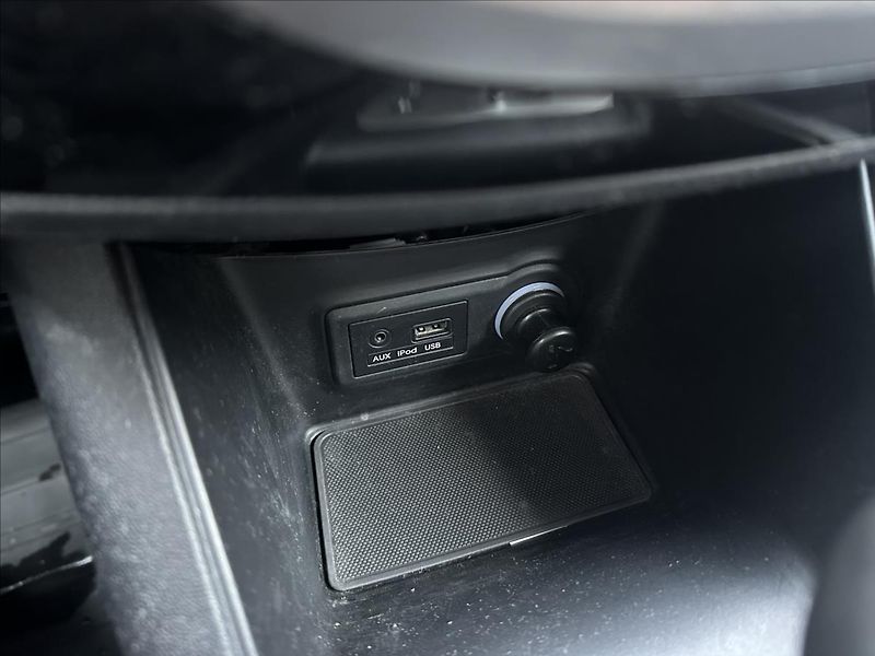 Hyundai ix20 1,6 AUTOMAT 1.majitel - fotka 18 z 23