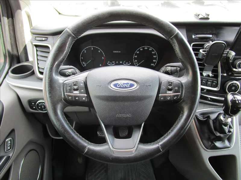 Ford Tourneo Custom 2.0TDCi L2 Titanium, 8 míst - fotka 9 z 57