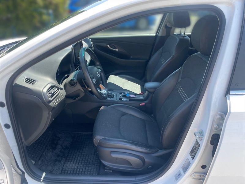 Hyundai i30 1,5 T-GDI Style AT - fotka 7 z 11