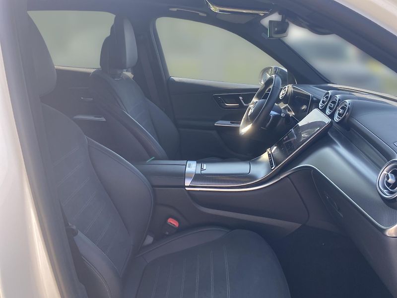 Mercedes-Benz GLC 220d 4M AMG PANORAMA - fotka 19 z 25