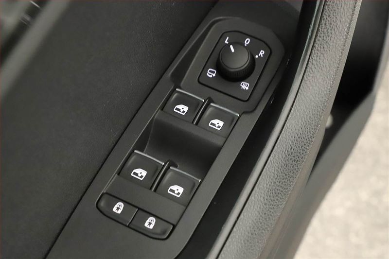 Škoda Karoq (2019) Style 1.6 TDI, Automat - fotka 13 z 16