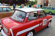 Červený Trabant pojmenovaný Janička.