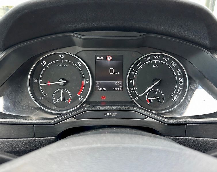 Škoda Superb (2018) Combi 2.0 TDI Style - fotka 21 z 33