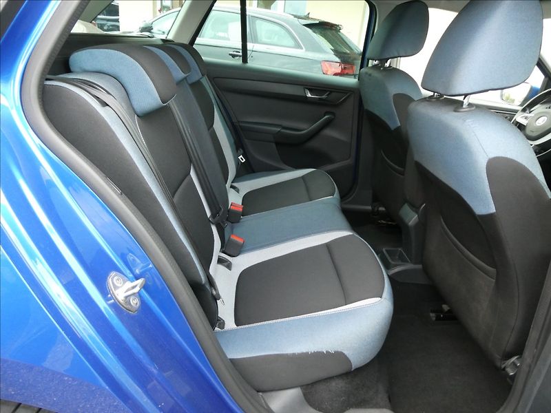Škoda Fabia 1,2 TSi 2xkola,auto klima,temp - fotka 22 z 42