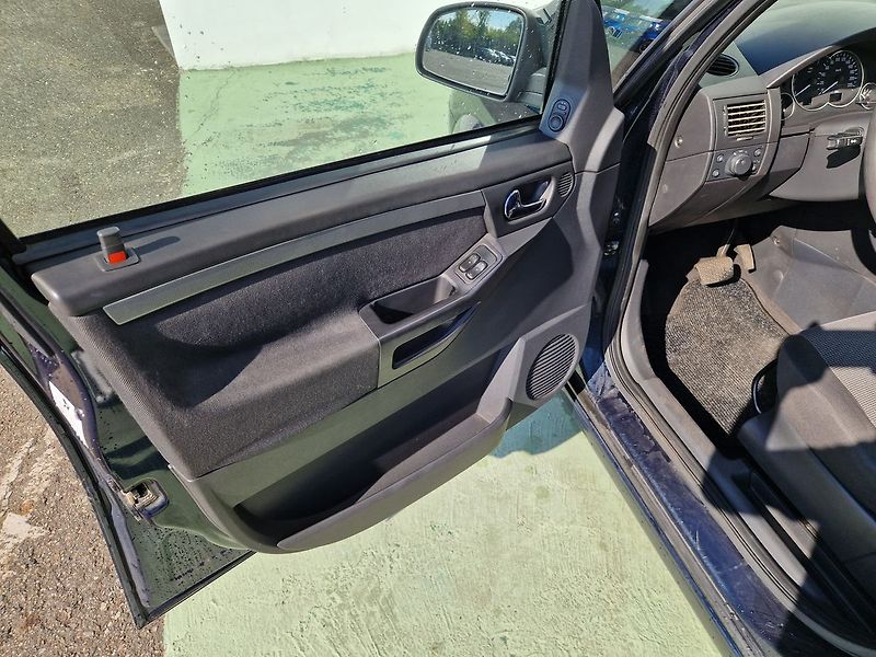 Opel Meriva 1.6 16V Automat - fotka 17 z 28