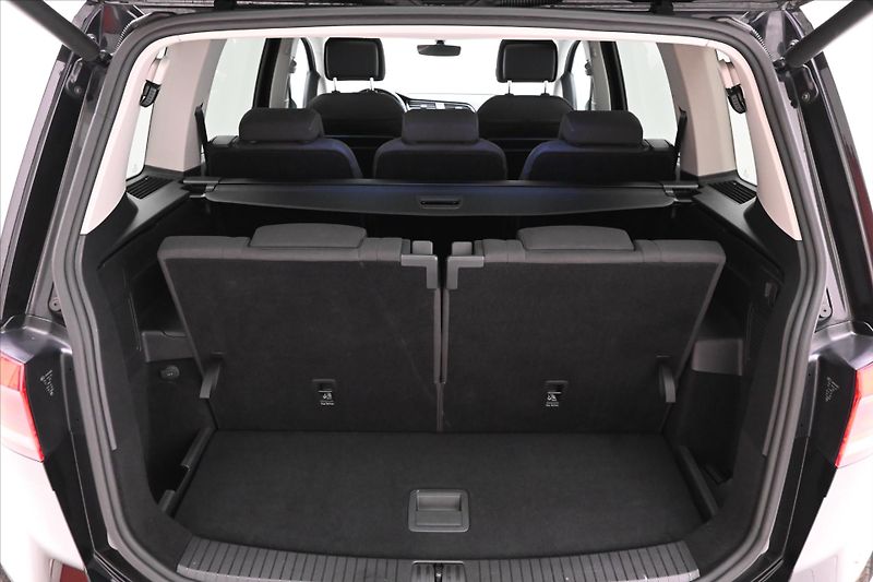 Volkswagen Touran 2,0 TDI 110kW DSG Highline 7mí - fotka 10 z 33