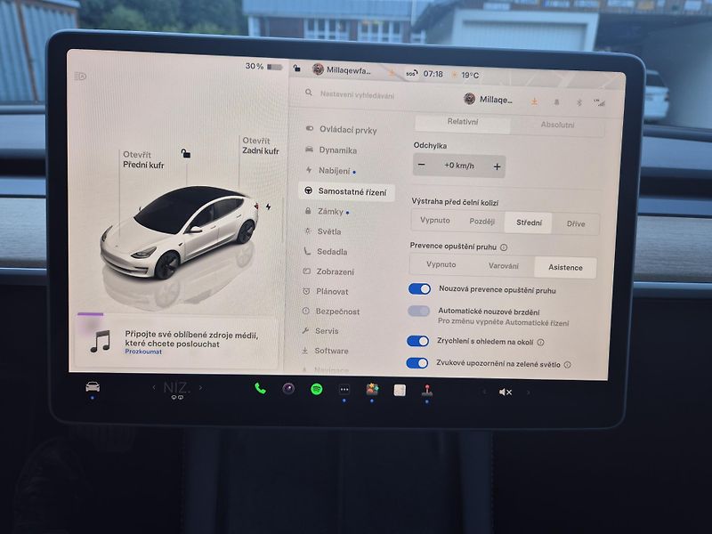 Tesla Model 3 LONG RANGE DUAL MOTOR SOH 91% - fotka 25 z 50
