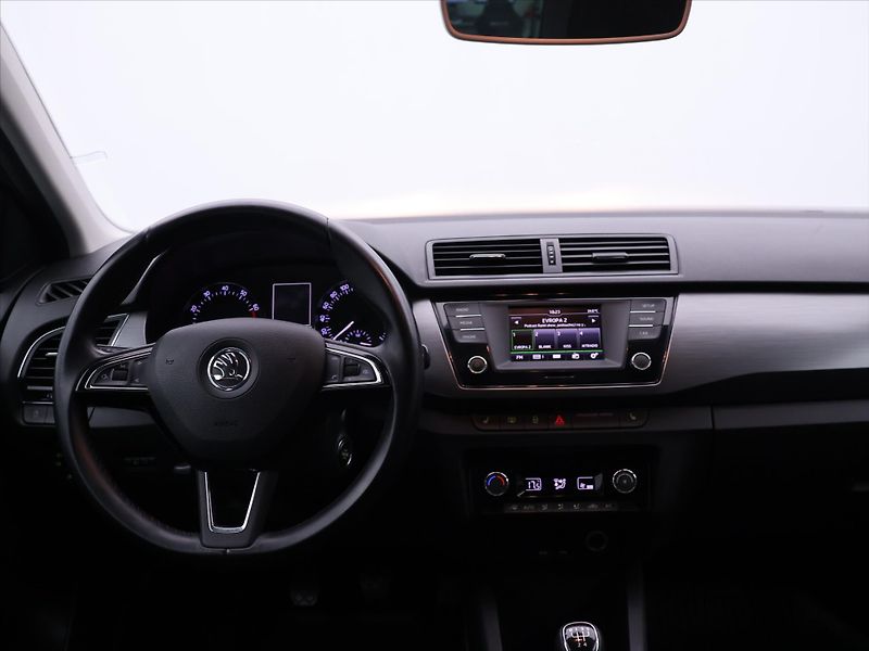 Škoda Fabia 1,2 TSI CZ Style Aut.Klima - fotka 19 z 26