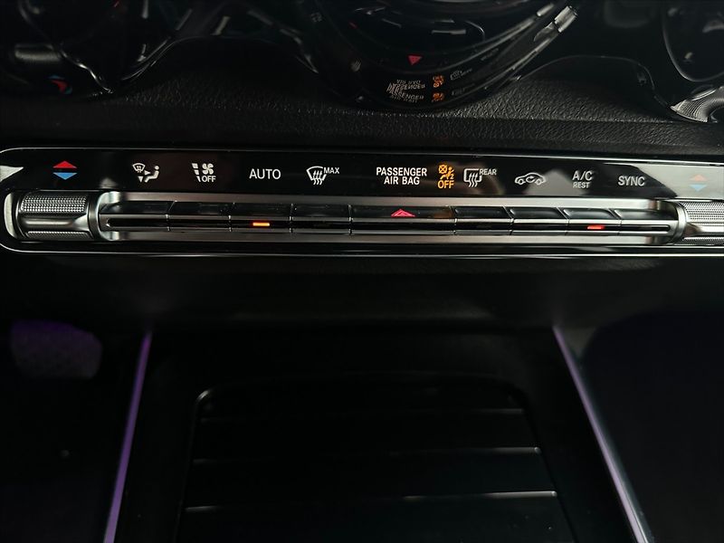 Mercedes-Benz GLB 2,0 200d 110kW, navi, kamera - fotka 40 z 43
