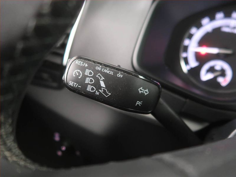 Škoda Karoq (2020) 1.6 TDI, Navi, Tempomat - fotka 18 z 20