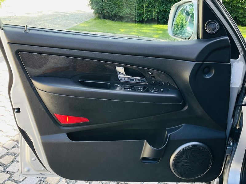 SsangYong Rexton 2.0TD 4x4 AUT KAM 7MÍST TAŽNÉ - fotka 32 z 48