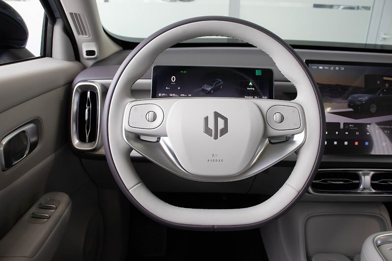 Leapmotor B10 (2026) Design HYBRID EV, světlý int. - fotka 9 z 16