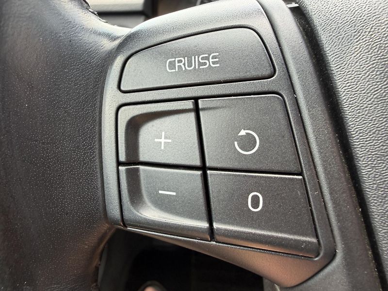 Volvo XC70 2.4 D4 4X4 MANUAL SERVISKA - fotka 16 z 45