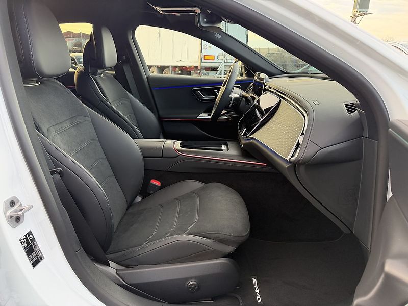 Mercedes-Benz Třídy E E 220 d 4MATIC - fotka 10 z 35