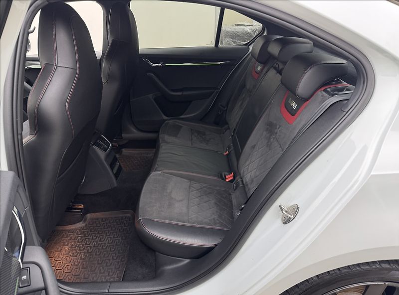 Škoda Octavia 2,0 135kW RS CHALLENGE 1MAJ ČR - fotka 37 z 43