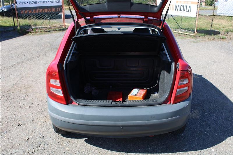 Škoda Fabia 1,2 i  STK 3/2028 - fotka 13 z 20