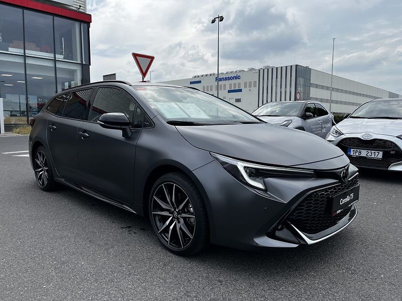 Toyota Corolla 2.0HEV, GR Sport - fotka 2 z 31