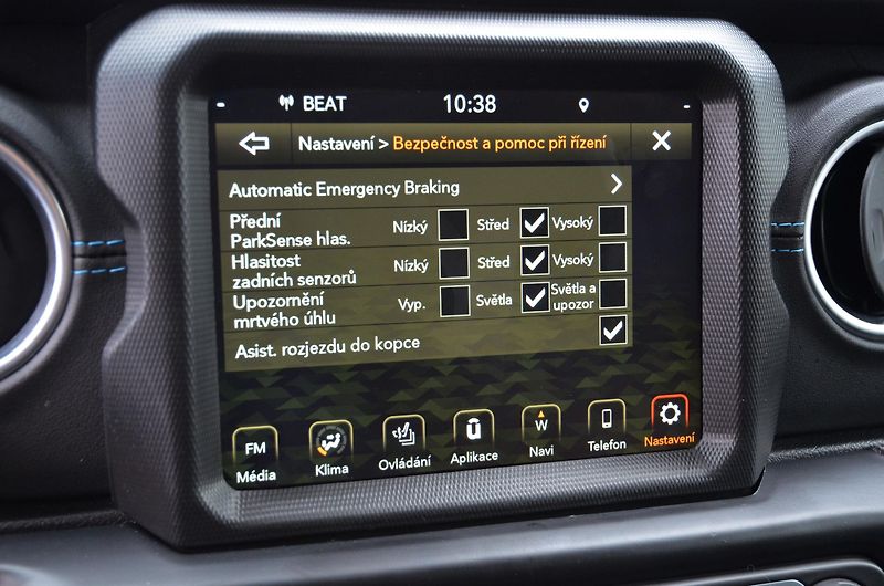 Jeep Wrangler (2022) Rubicon 4xe Unlimited 4x4 / ČR - fotka 38 z 52