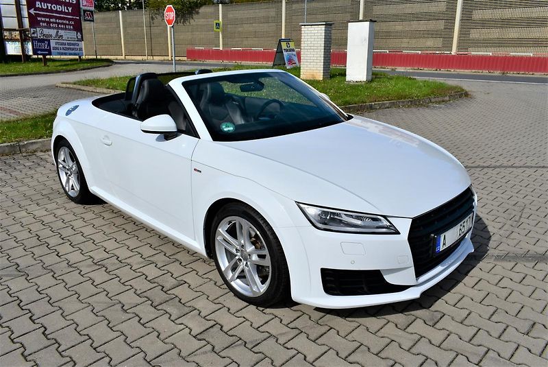 Audi TT 1.8TFSI S-Line Cabrio,B&O - fotka 1 z 50