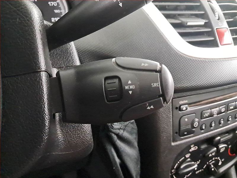 Peugeot 206 (2010) 1.4 HDI, po STK, jezdí výborně - fotka 16 z 16