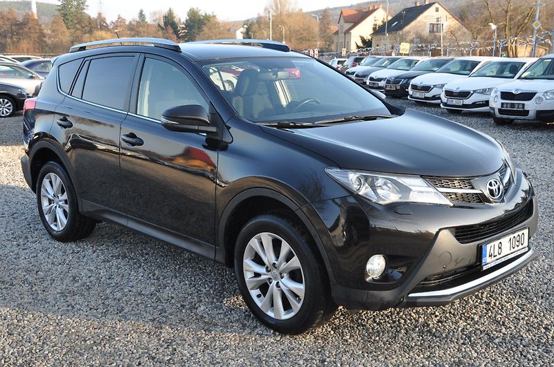 Toyota RAV4 2.0D-4D 91kW 4x4  - fotka 2 z 13