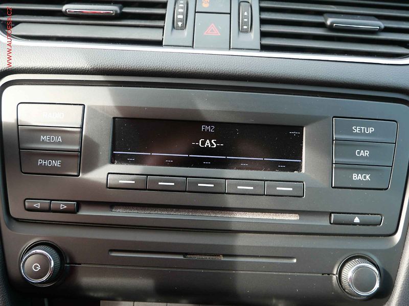 Škoda Octavia (2014) 1.6 TDi, ČR, Ambition - fotka 14 z 16