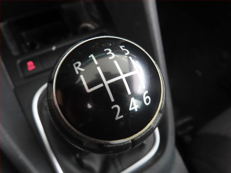 Volkswagen Golf (2012) 1.4 TSI, nová STK, udržované - fotka 13 z 15