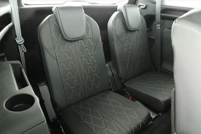 Peugeot 5008 (2019) GT Line 1.5 BlueHDi, 7 míst - fotka 14 z 17