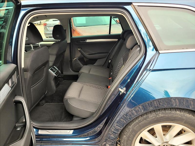 Škoda Superb 1,4 Rezervace!TSI,PHEV,DSG,LED - fotka 14 z 50