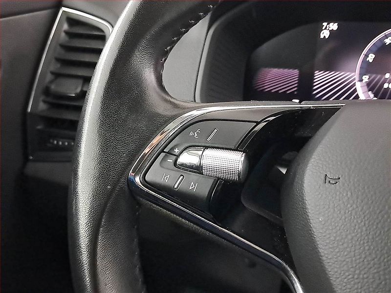 Škoda Karoq (2023) Ambition 1.5 TSI - fotka 16 z 21
