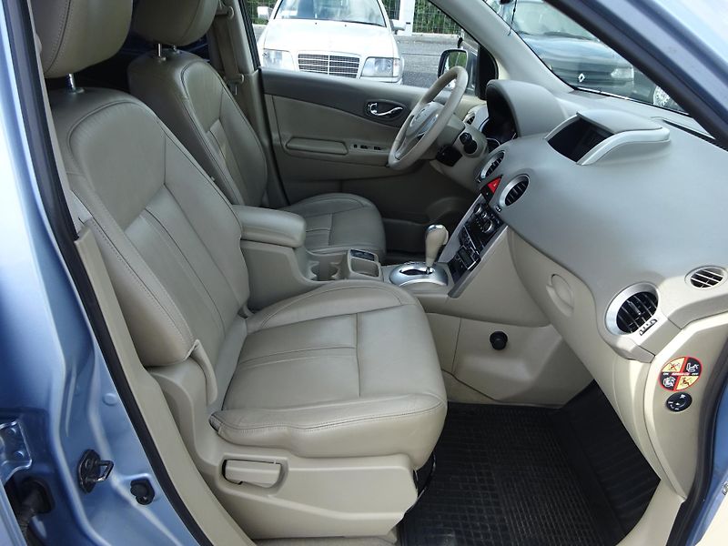 Renault Koleos 2.0dCi 110kW AUTOMAT 4x4 ČR - fotka 14 z 32