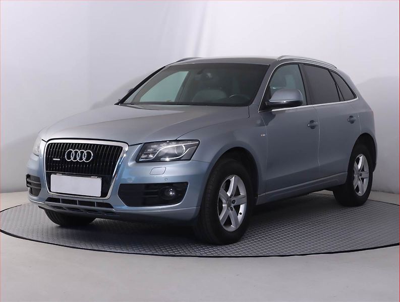 Audi Q5 (2010) S line 3.0 TDI, 4X4, Automat - fotka 2 z 19