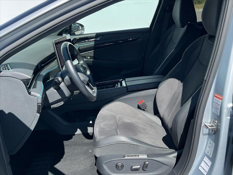 Volkswagen ID.7 1,0 210 kW kap. 77kWh  PRO - fotka 11 z 33