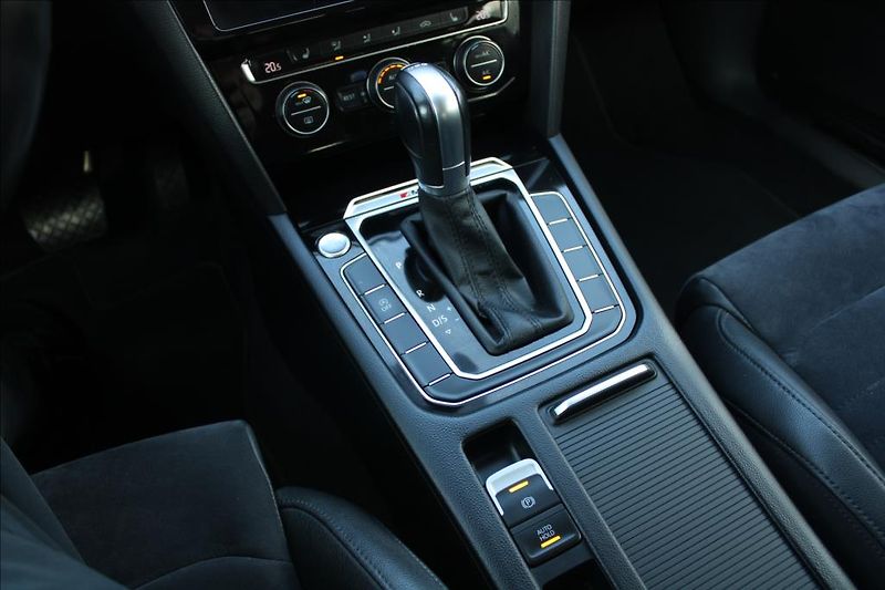 Volkswagen Passat 2,0 TDi  DSG, 4x4, HIGHLINE - fotka 20 z 31