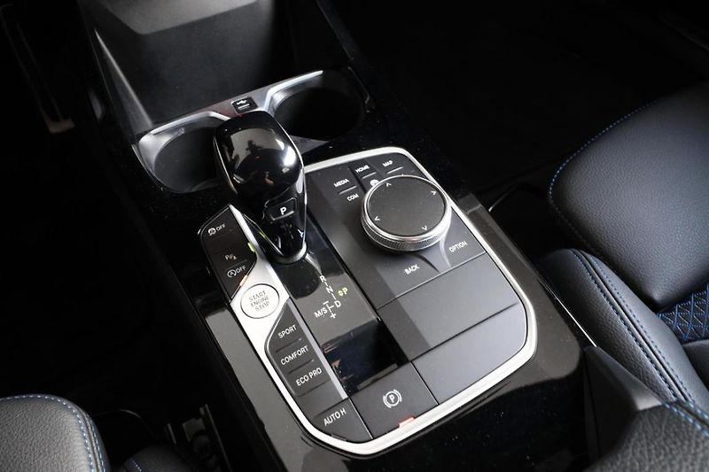 BMW Řada 1 118i - fotka 10 z 21