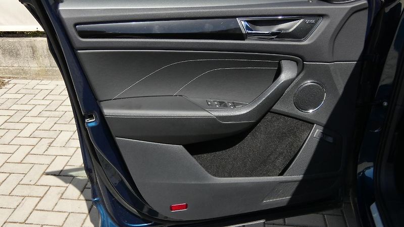 Škoda Kodiaq 2.0 TDI 110 kW L&K 4x4 DSG - fotka 8 z 27