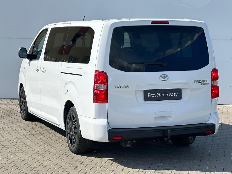 Toyota ProAce Verso 2,0 D-4D L2 Family AT - fotka 7 z 25