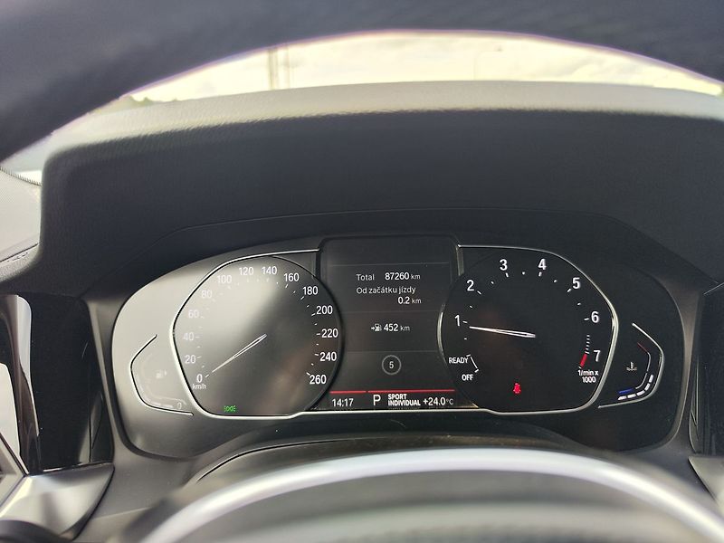 BMW Řada 3 2.0 320i/135kW Sport Line AT - fotka 27 z 29
