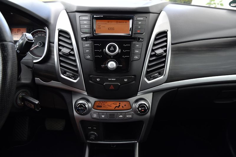 SsangYong Korando XDi 129 kW AWD A/T,KLIMA,TEMP - fotka 17 z 45