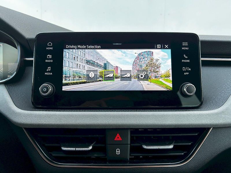 Škoda Scala (2024) 1.0 TSI 85kW DSG Top Selection - fotka 19 z 35