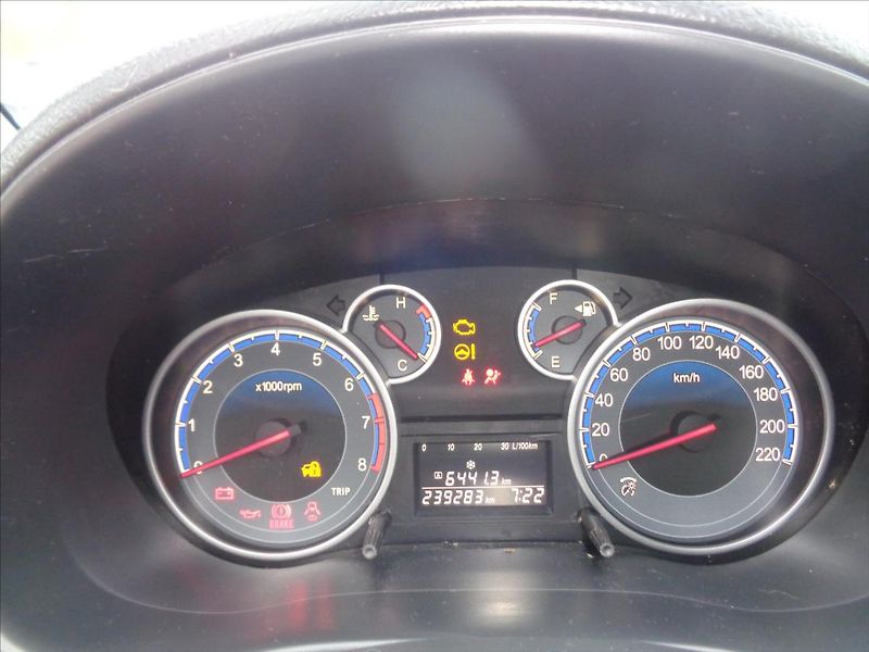Suzuki SX4 1,6 - fotka 11 z 16