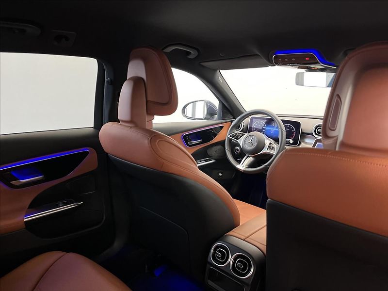 Mercedes-Benz Třídy C 300 4MATIC kombi - fotka 21 z 22