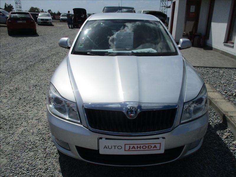 Škoda Octavia 1,4 i, klima,serv.kniha, - fotka 2 z 30