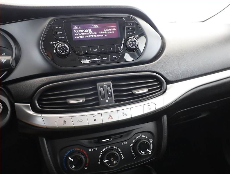 Fiat Tipo (2016) 1.4 16V, Serv.kniha - fotka 9 z 17