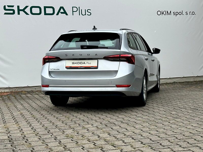 Škoda Octavia (2023) 2.0 TDI 85kW Ambition Combi - fotka 2 z 22
